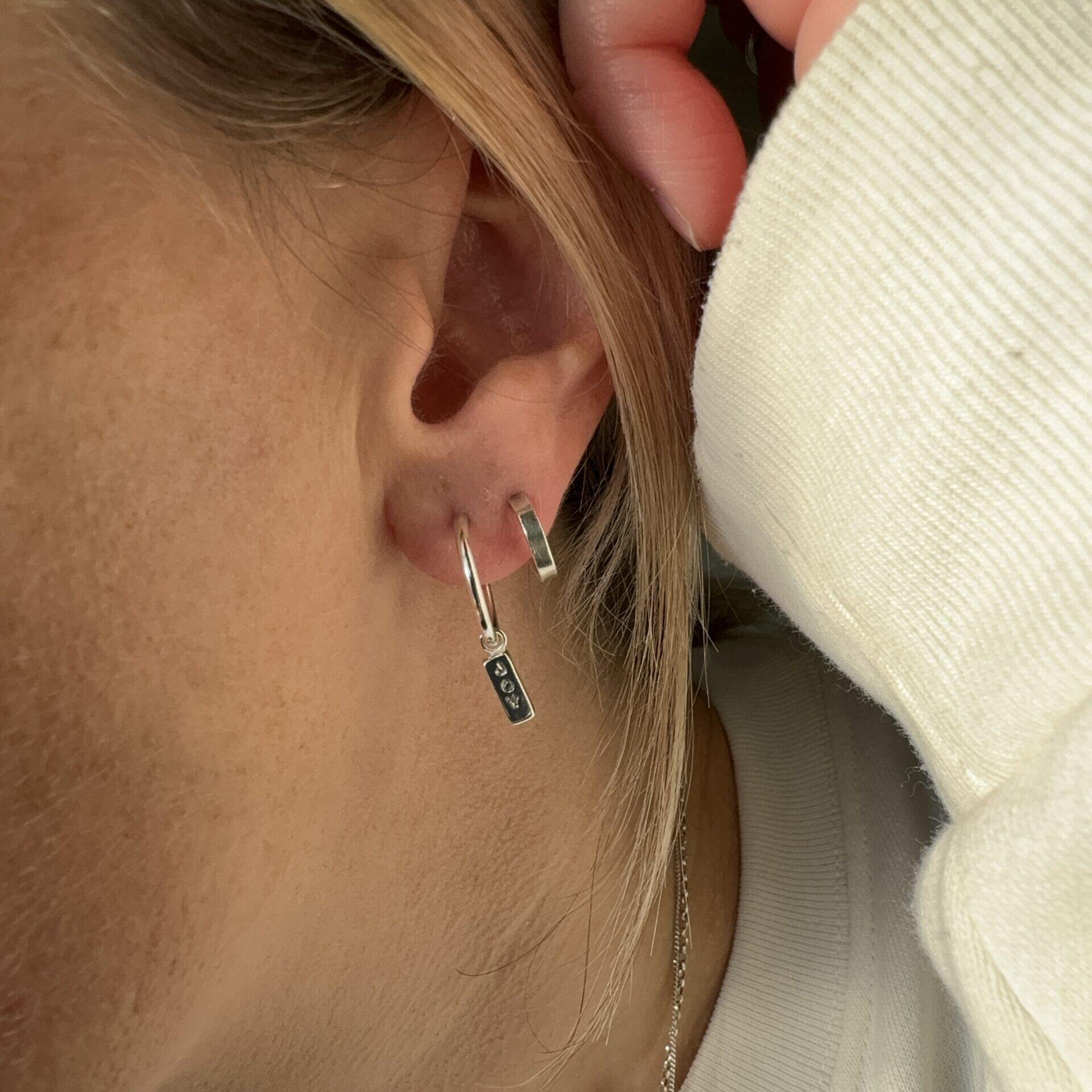 Little pieces of 'Joy' dangles - small hoops - Image 8